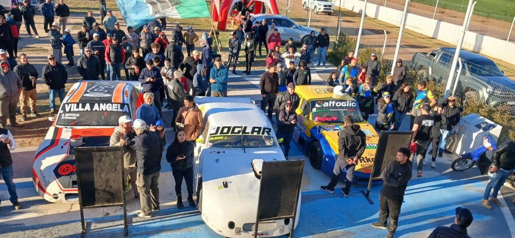AUTOMOVILISMO CHAQUE&Ntilde;O: CHARATA