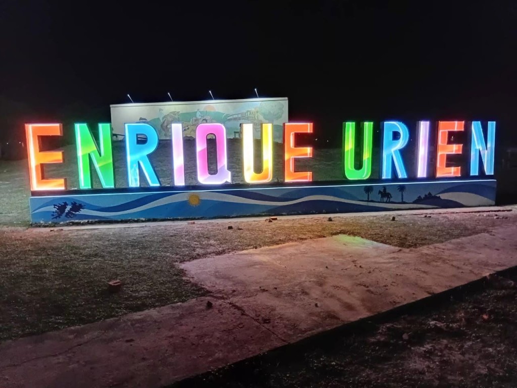 Enrique Urien avanza con obras de refacción e iluminación LED en su acceso principal