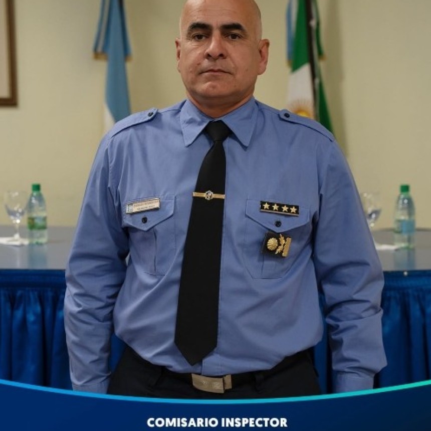 EL MINISTRO DE SEGURIDAD PRESENTO A LOS NUEVOS DIRECTORES GENERALES DE LA POLICIA DEL CHACO